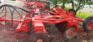 Tractor Massey Ferguson Rojo