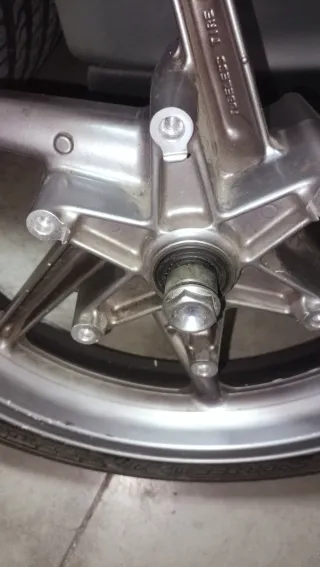 Llanta delantera VFR750