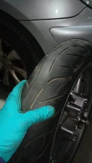 Llanta delantera VFR750