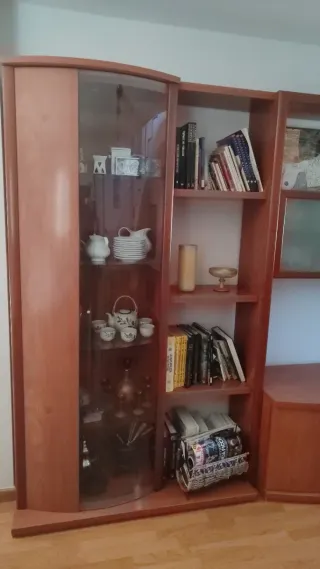 Mueble modular salón madera grande con vitrina