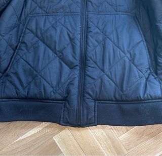 Abrigo acolchado y ligero negro Zara