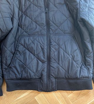 Abrigo acolchado y ligero negro Zara