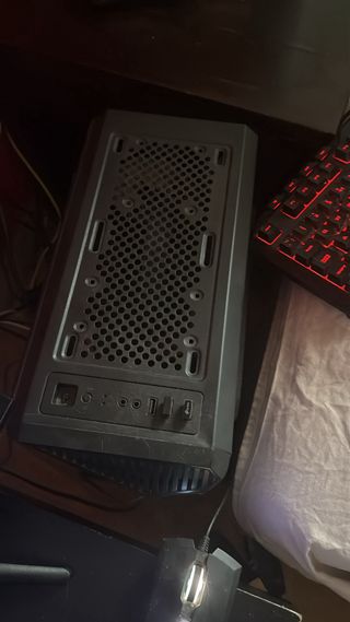 Ordenador sobremesa con luces