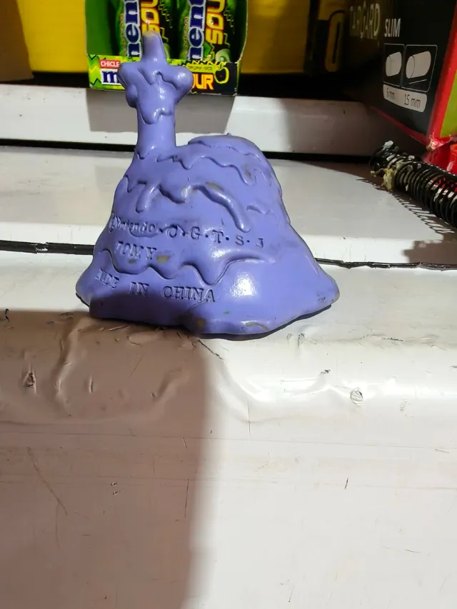 Muñeco Colección Morado Pokémon