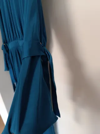 Vestido midi Zara satinado lazos