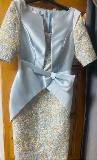 Vestido de fiesta azul y dorado Carla Ruiz