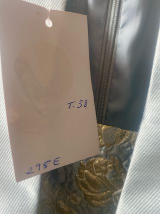 Vestido de fiesta azul y dorado Carla Ruiz