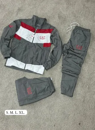 Conjunto Deportivo 2 por 70 euros chándal talla