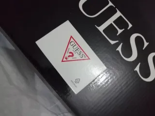 Zapatos de vestir Guess