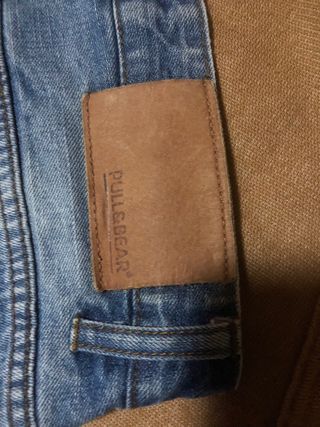 Pull&Bear Pantalón Corto Roto Chico