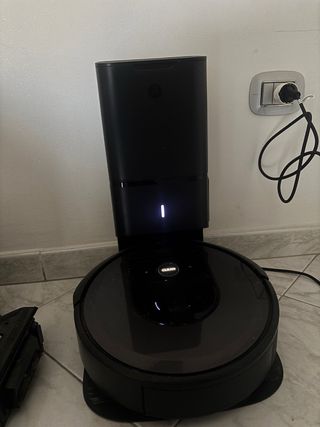 Irobot Roomba i8+ con base de autovaciado