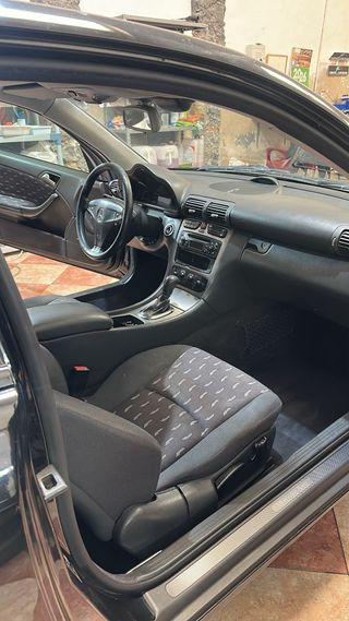 Mercedes-Benz Clase C 2004