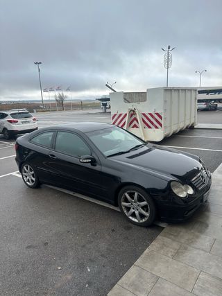 Mercedes-Benz Clase C 2004