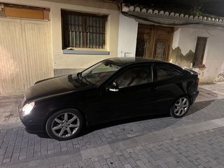 Mercedes-Benz Clase C 2004
