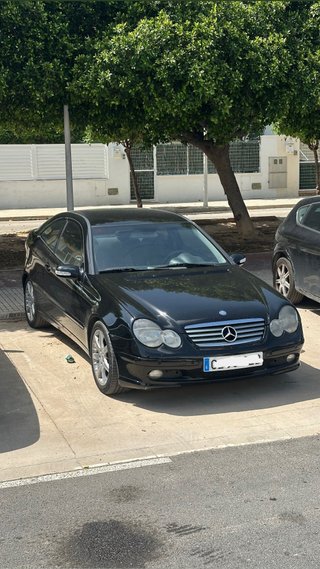 Mercedes-Benz Clase C 2004