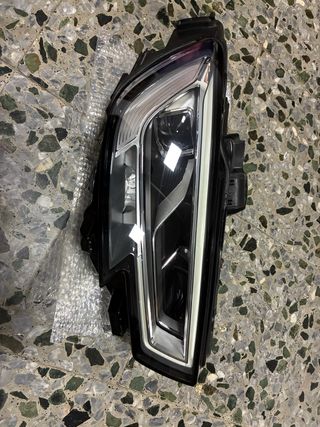 Faro Dcho Audi A3 8V