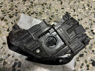 Faro Dcho Audi A3 8V