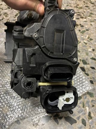 Faro Dcho Audi A3 8V