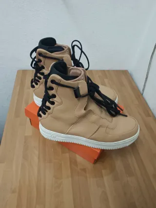 Zapatillas Nike Air Force 1 Beige/Negro