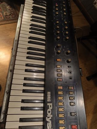 Sintetizador Korg Polysix con MIDI