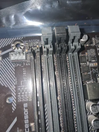 Gigabyte B560M DS3H V2 Placa Base