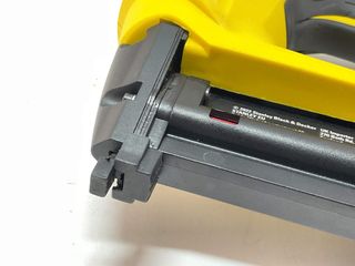 clavadora stanley tre650