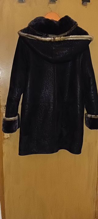 Abrigo piel vuelta capucha