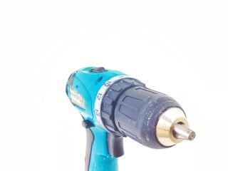 taladro a bateria makita 6281d