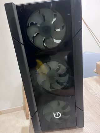 Caja PC Gaming Nueva - 3 +1 Ventiladores