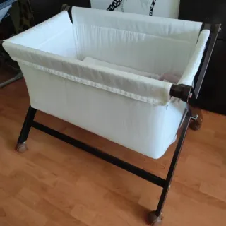 Minicuna plegable con ruedas