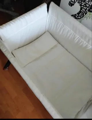 Minicuna plegable con ruedas