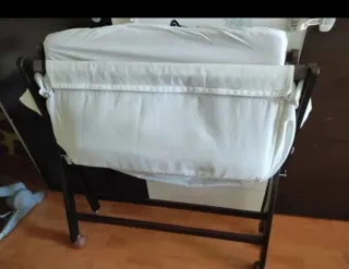 Minicuna plegable con ruedas