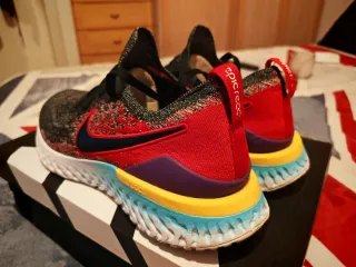 Nike Epic React Flyknit 2 Edición Limitada