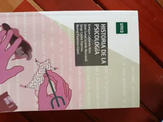 Libros de Primero y de Segundo de psicología UNED