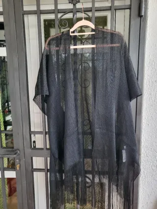 Kimono negro con brillos plateados