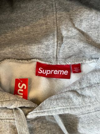 Supreme Sudadera Gris World Famous