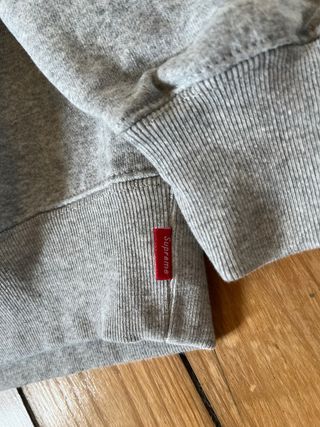 Supreme Sudadera Gris World Famous