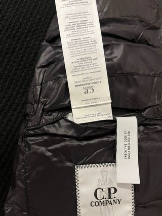 C.P. Company Chaqueta Acolchada y Tejida Negra