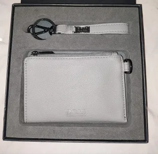 Cartera y llavero BOSS gris