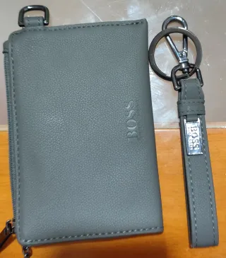 Cartera y llavero BOSS gris