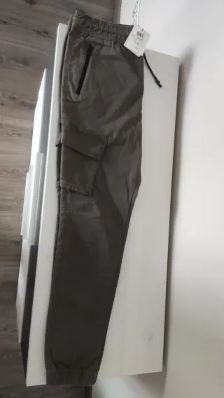 Pantalón Green Coast verde oliva. SIN ESTRENAR