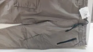 Pantalón Green Coast verde oliva. SIN ESTRENAR