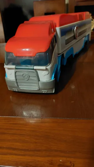 Patrulla Canina, Centro Mando ,Camión y Vehículos