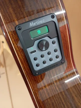 Guitarra flamenca amplificada con previo MD100