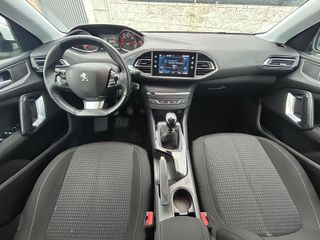 Peugeot 308 2021