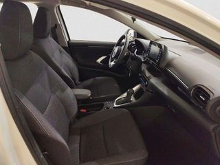 Toyota Yaris 1.5 120H Business Plus