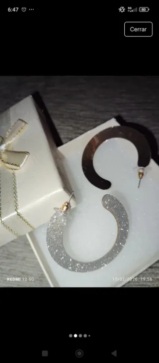 Pendientes de aro plateados y dorados