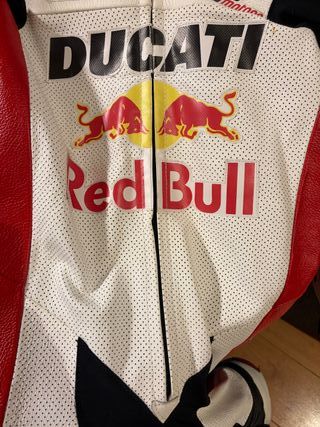 Mono de moto AGV, hecho a medida.