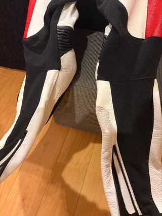 Mono de moto AGV, hecho a medida.