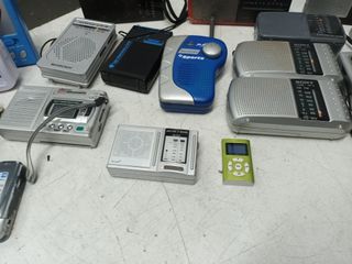 Lote de radios (la mayoría funcionan)